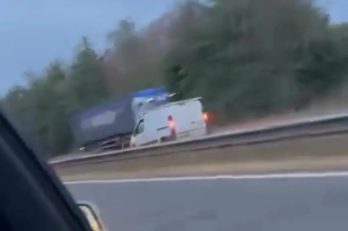Moment ‘stolen’ van seen hurtling ‘wrong way’ down A20 in police chase before being rammed by cops