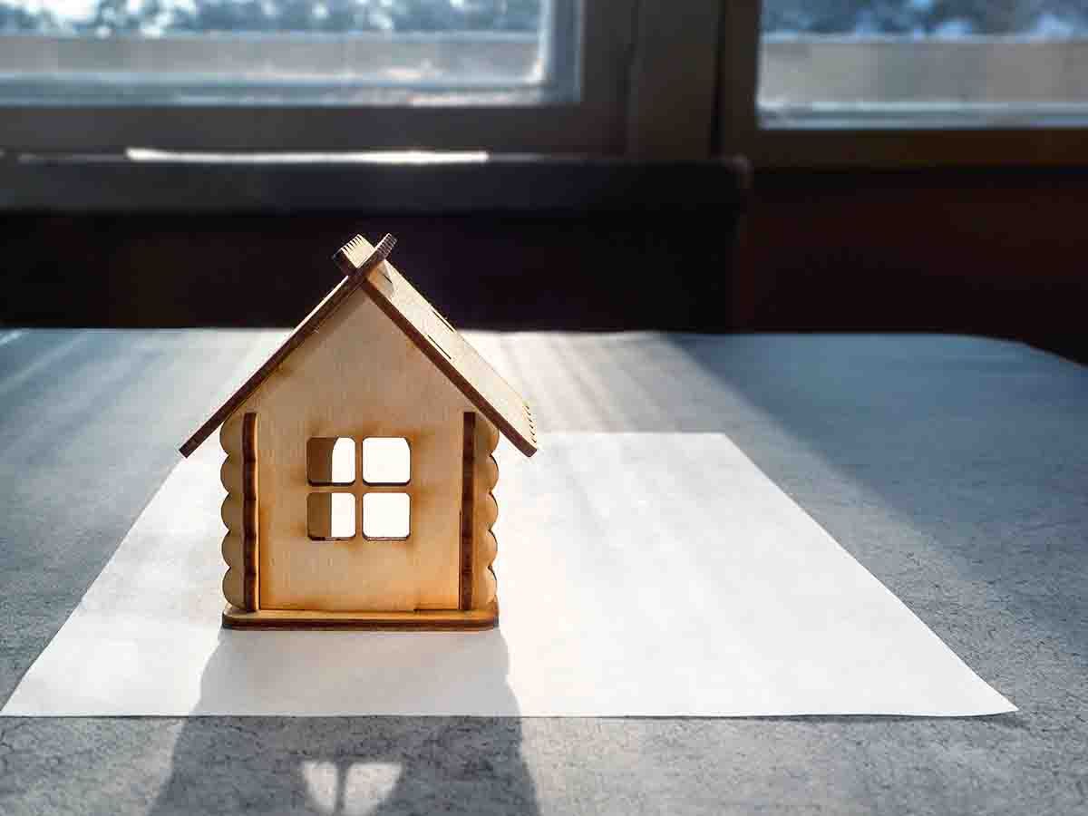 Mortgage rates play dead as bond yields hit multi-year highs 