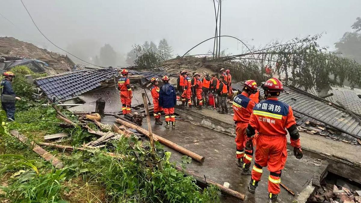 Mudslide kills one, 10 missing in China