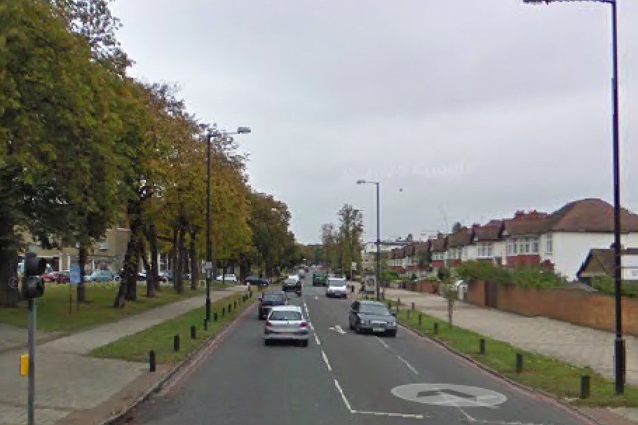 Murder probe as man in his 30s found dead with serious head injuries in south London