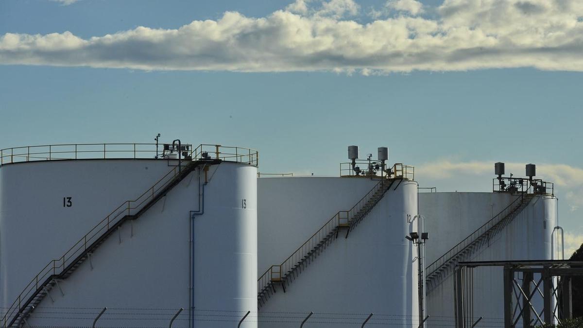 Oil rises above $100 a barrel for first time since July