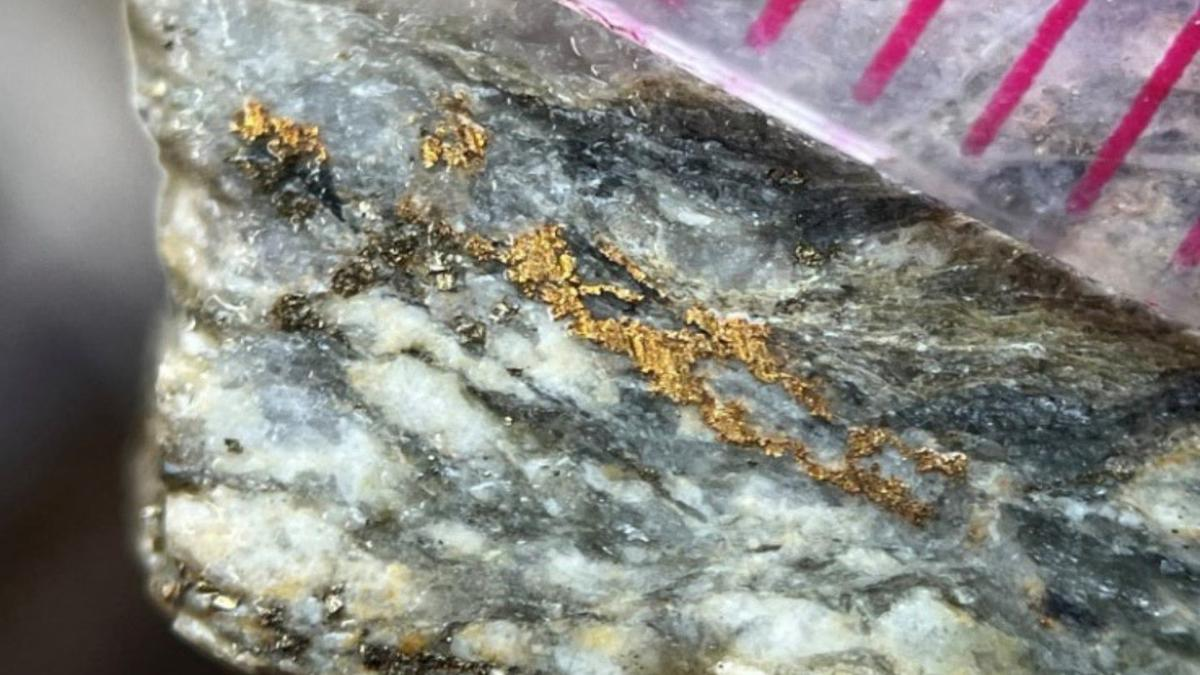 Old core flashes gold as Elk Range drill bit chases Idaho prize