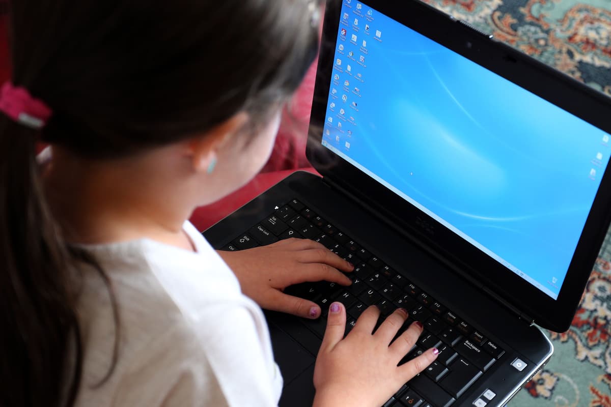One in 10 young teens received sexual messages online in past year – survey