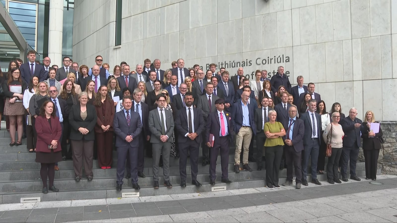 Over 100 criminal solicitors walk out over aid dispute
