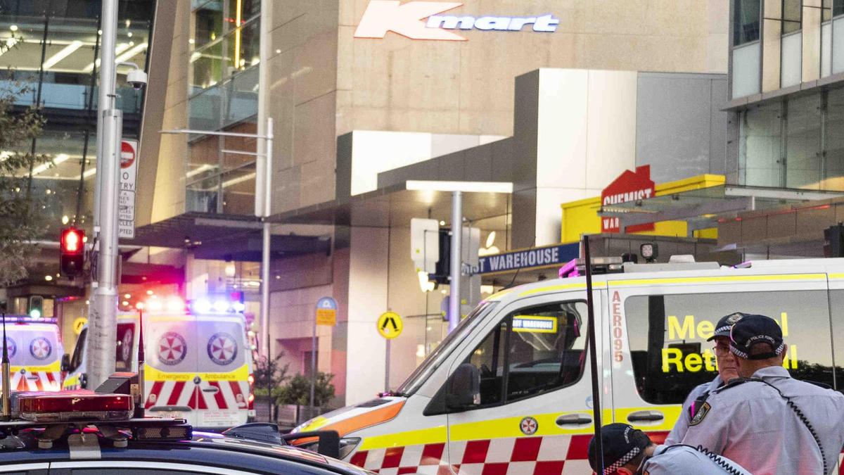 Police arrest teen, seize baton after reports of armed person at Bondi Junction Westfield