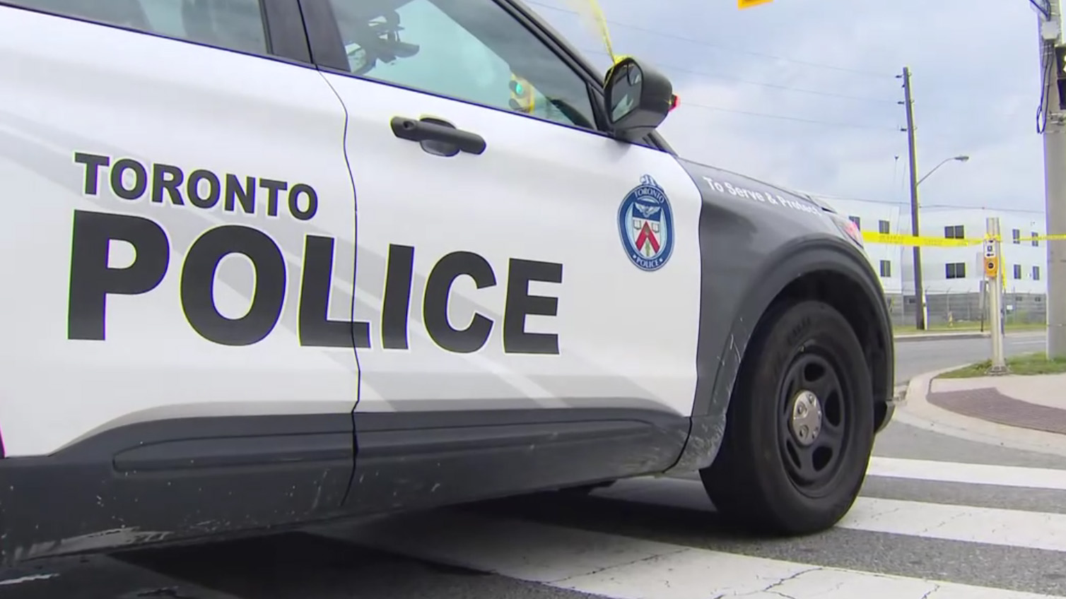 Police search for vehicle in hit-and-run near Trinity Bellwoods Park