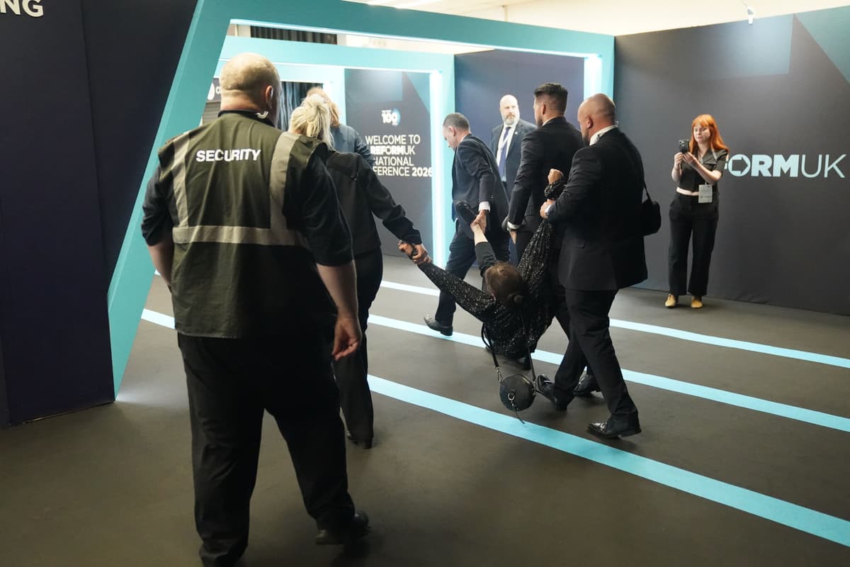 Police seek protester after footage shows Reform audience pulling hair
