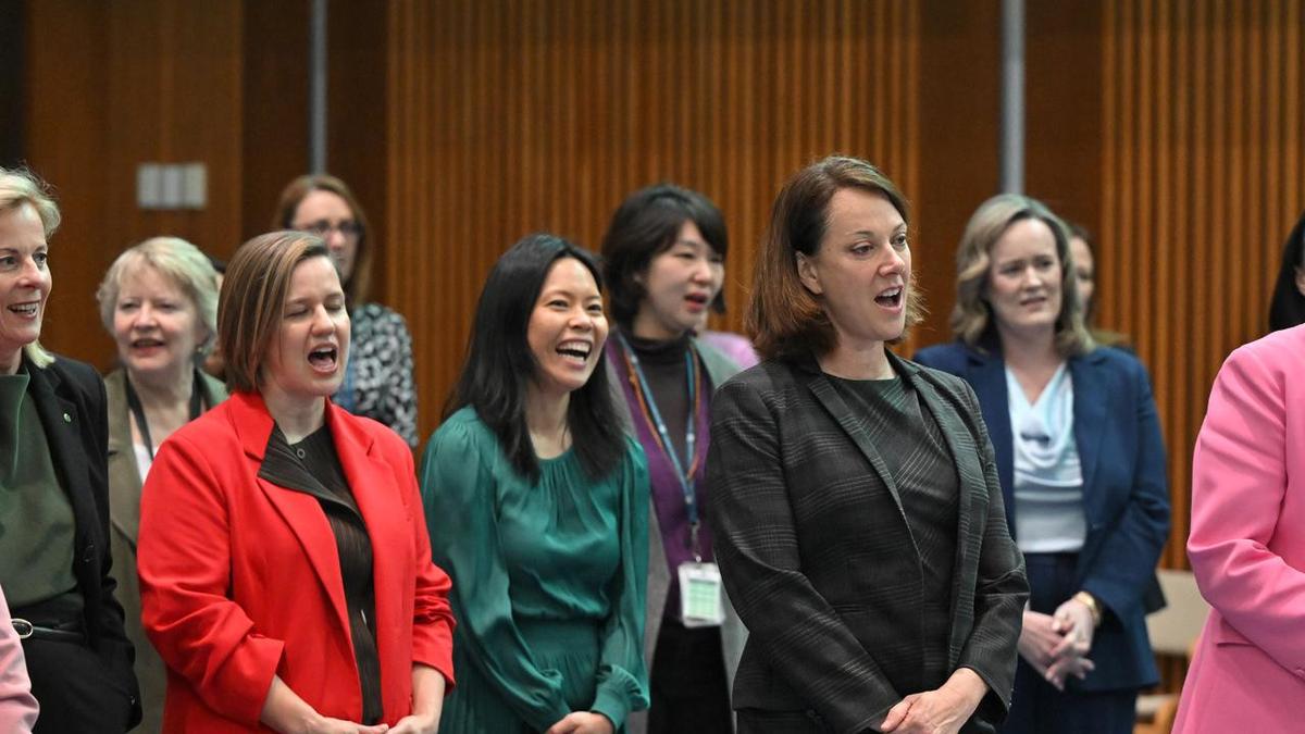 Politics hits a high note as MPs join pub choir