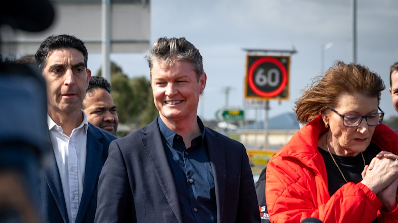 Premier promises $237m for Geelong bypass as Labor targets roads in western, regional seats