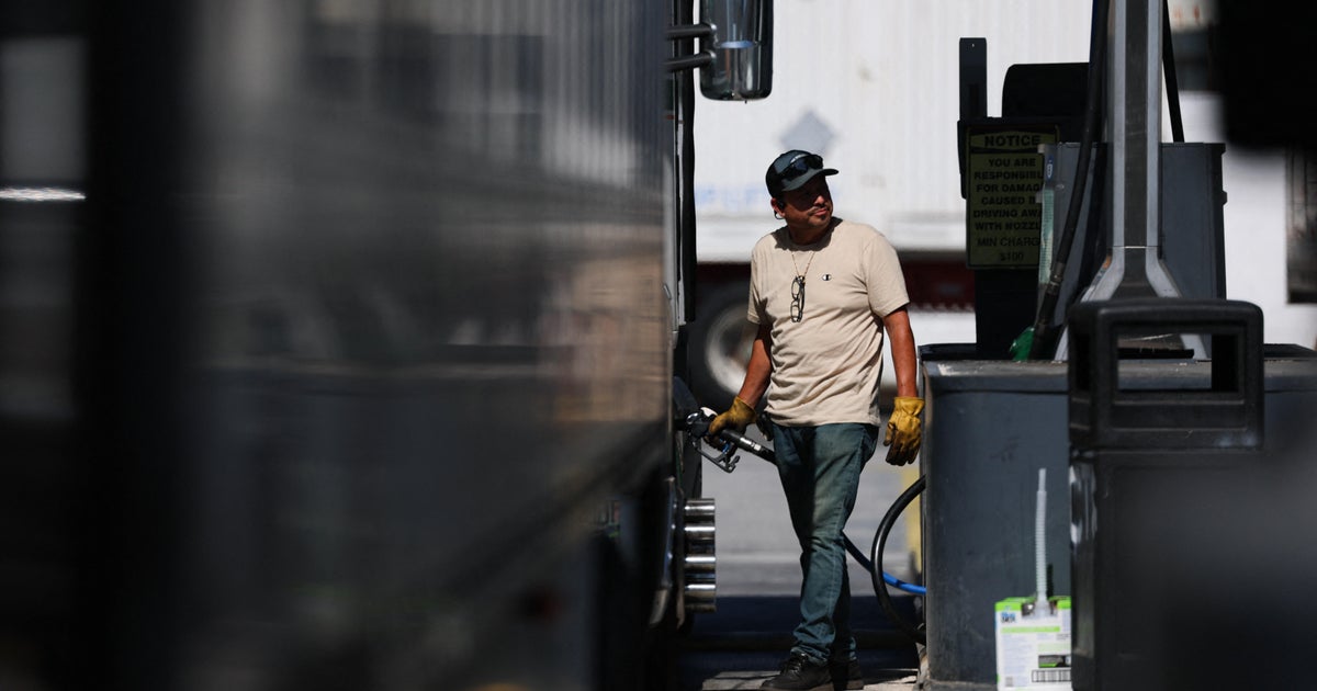 Price of diesel in U.S. hits record as Vance downplays Iran war impact