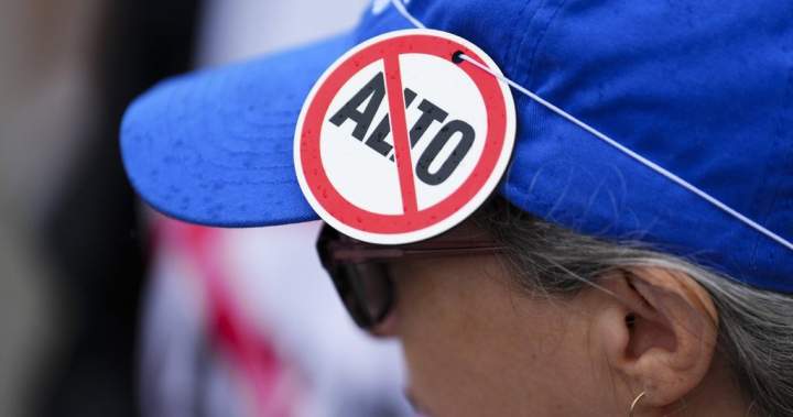 Quebec’s farmers union is calling on Ottawa to suspend Alto high-speed rail project