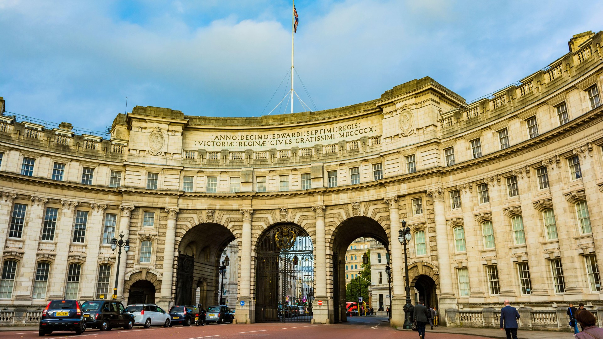 Quirky bar to open inside abandoned UK landmark where Winston Churchill lived