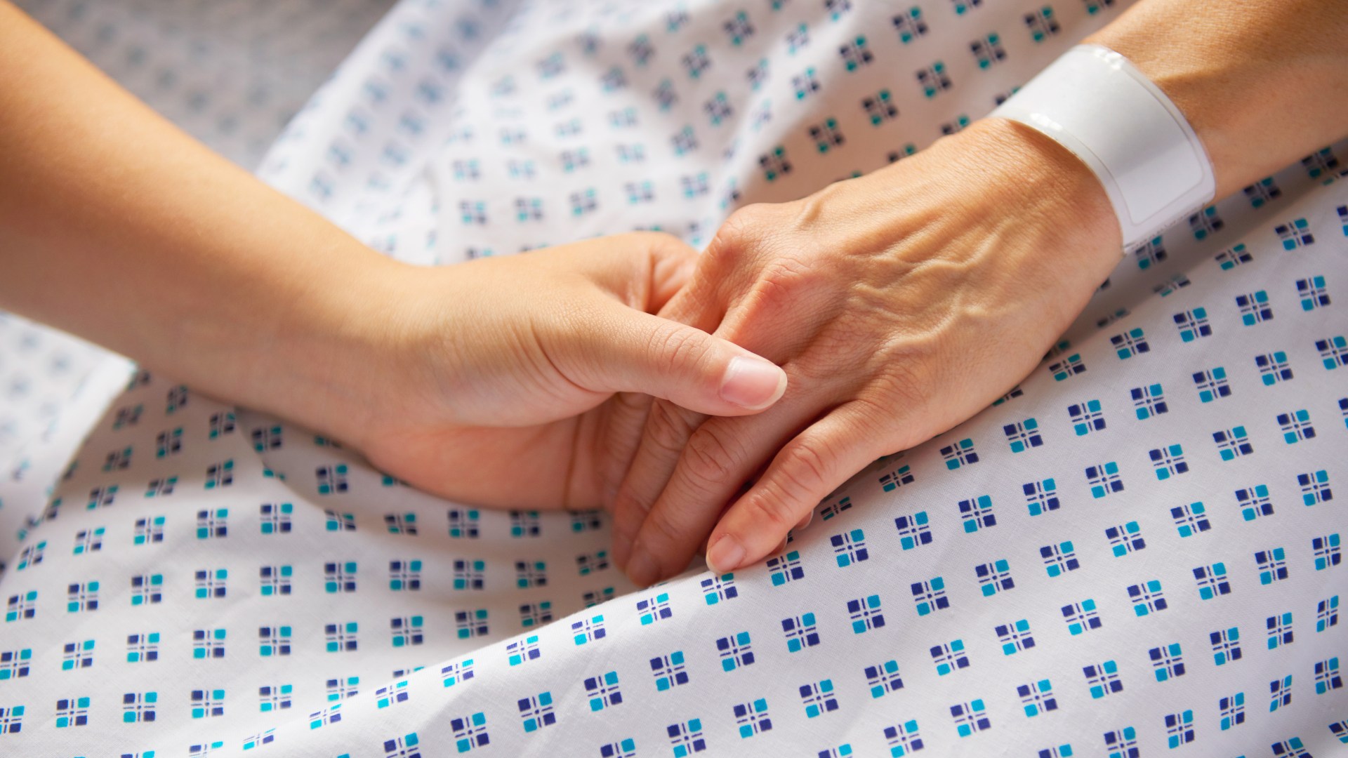 Record numbers on NHS routine op waitlist after hospitals face ‘busiest summer in history’