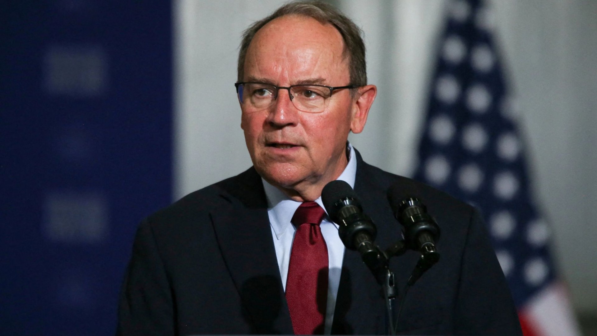 Republican Governor candidate injured and forced to swim from sinking plane after emergency landing in lake