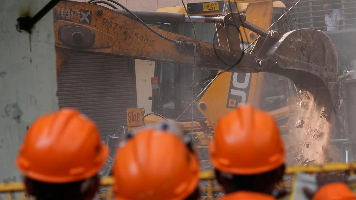 Rescuers look for survivors after India hostel collapse