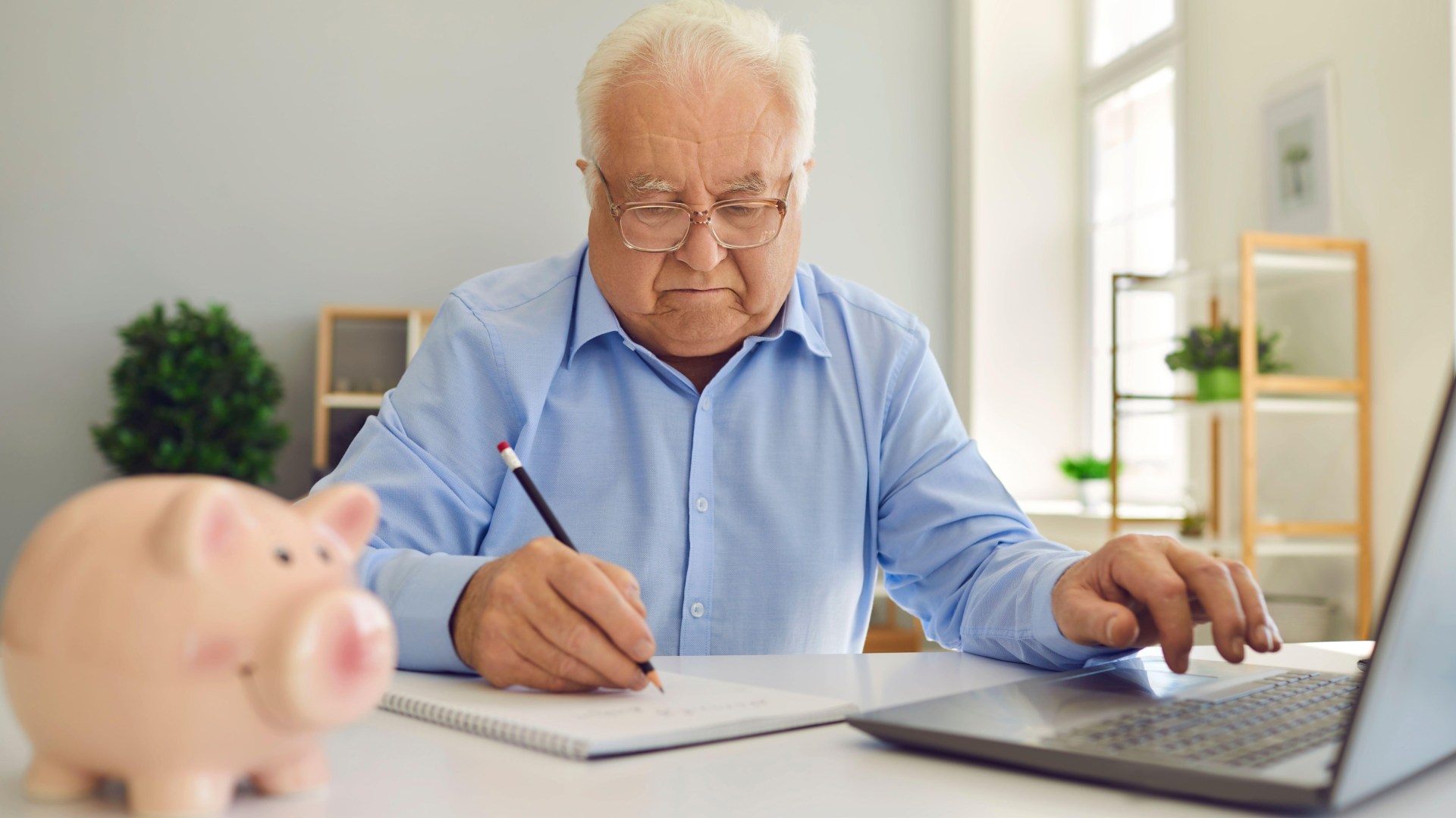 Retirees cash in on bumper £8,150 payouts for the rest of their LIFE as market hits 23-year high