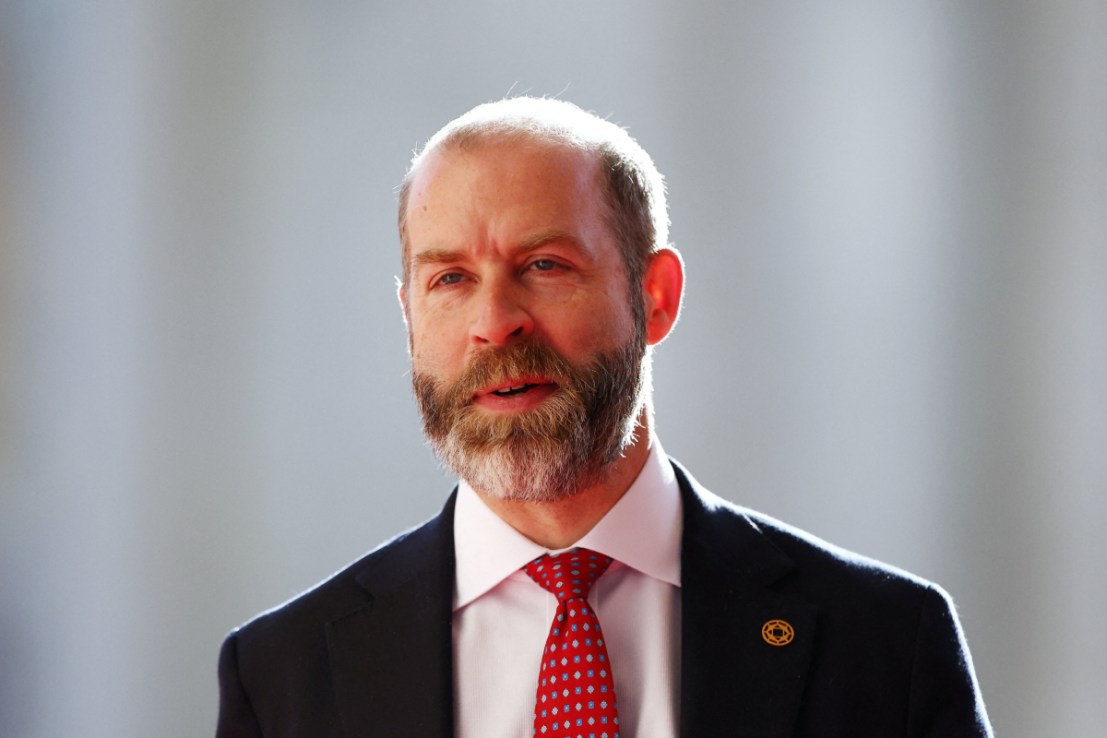 Reynolds hails ‘tremendous upsides’ to AI amid warnings on threats