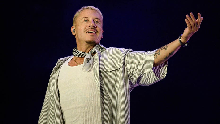 Robert Kraft, Gillette Stadium boot Macklemore from Ed Sheeran tour over ‘Free Palestine’ rant