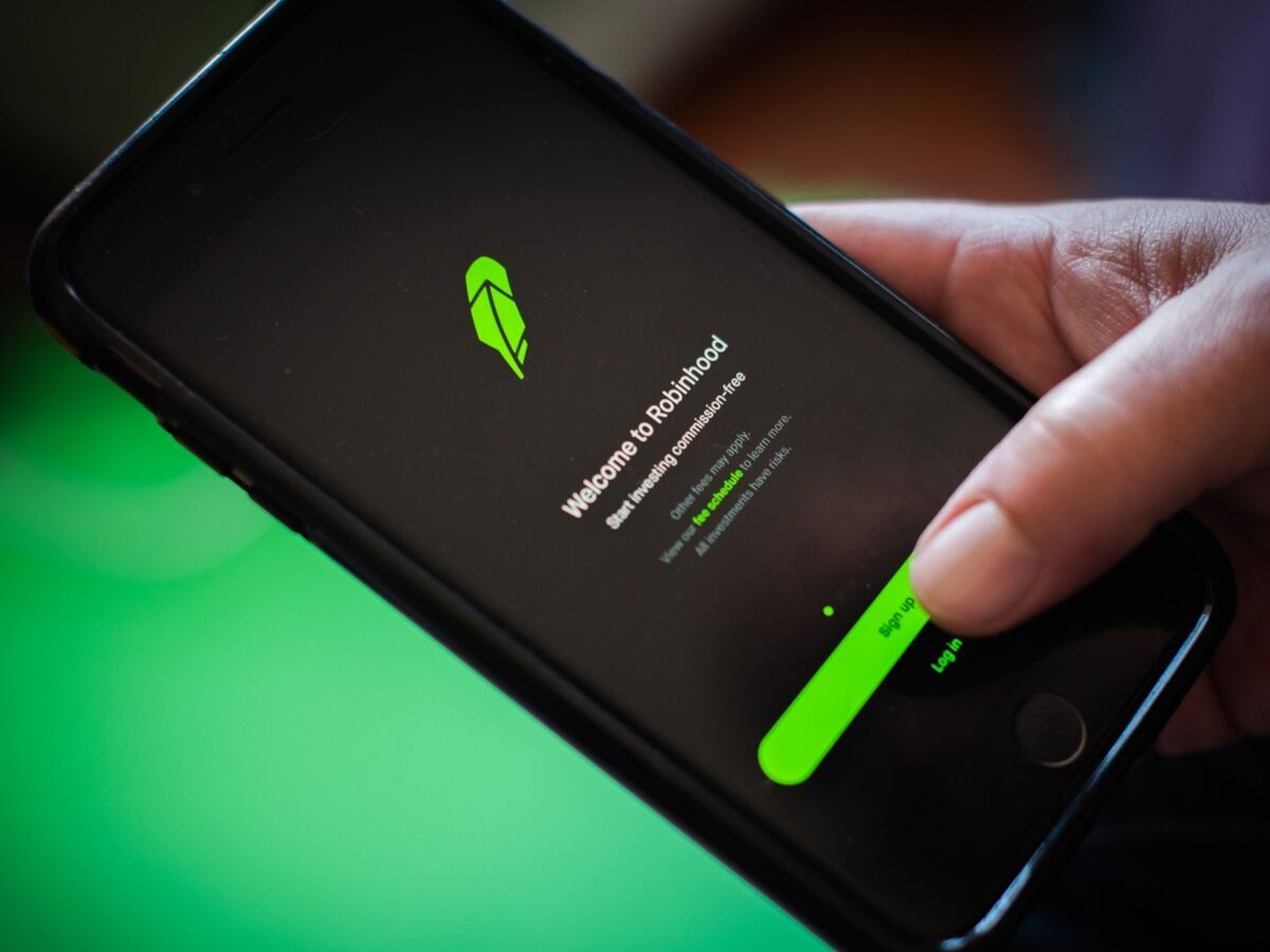 Robinhood staffers charged with crypto-related trading fraud