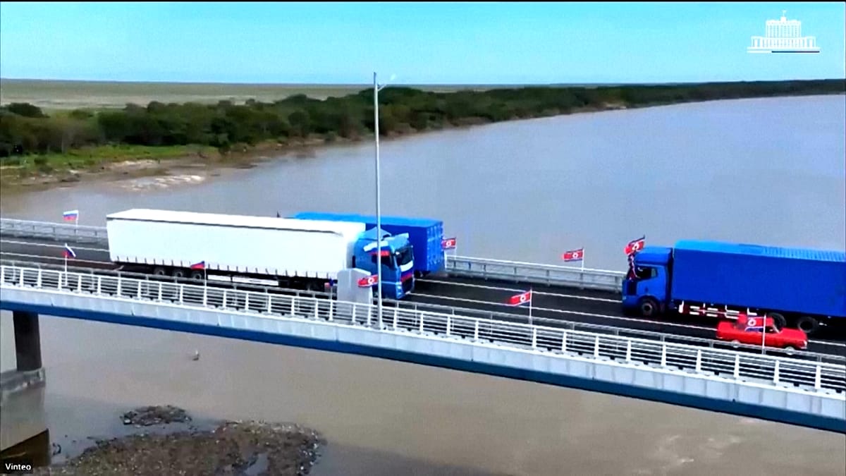 Russia and North Korea open first road bridge across border