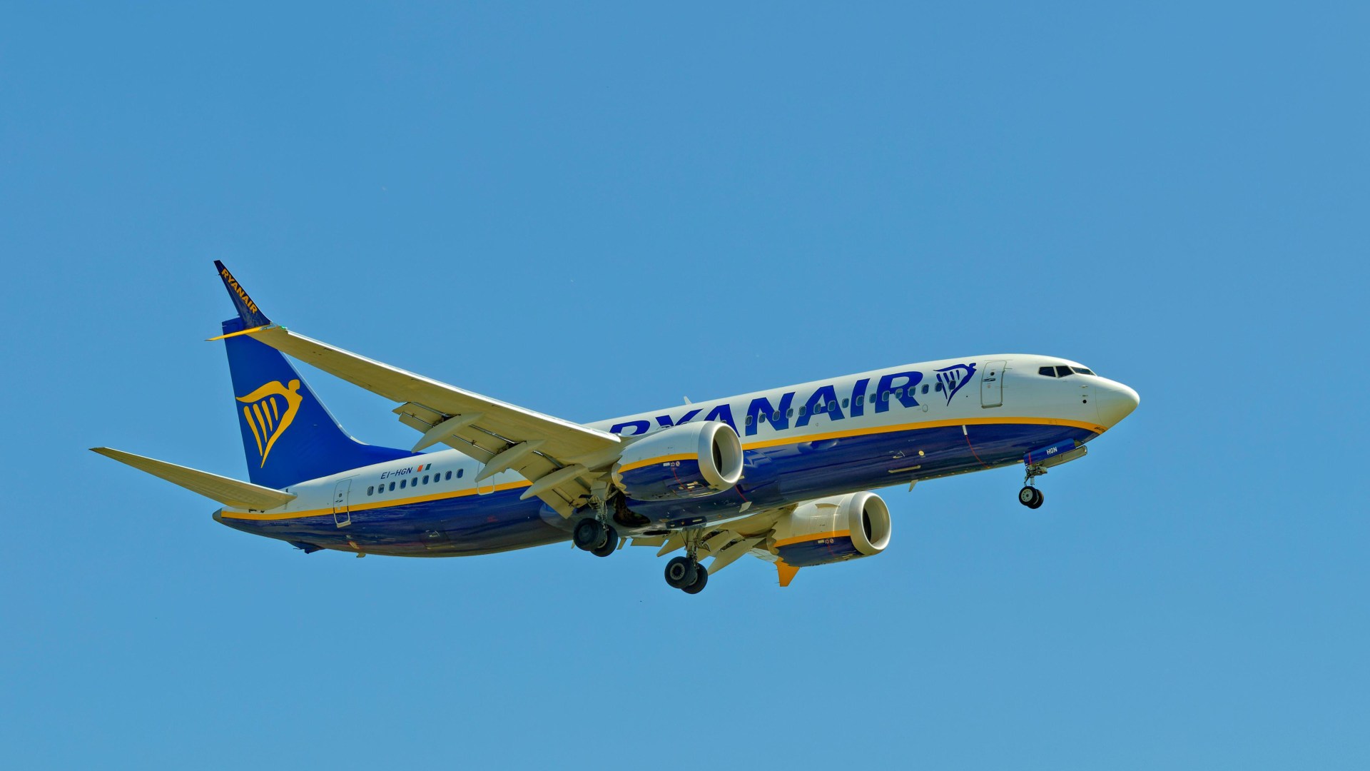 Ryanair warns flights to Europe could SOAR in price next summer – here’s how to find the cheapest ones right now