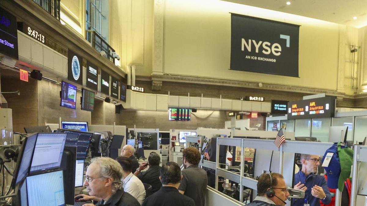 S&P 500 up, strong inflation data firms rate-hike bets