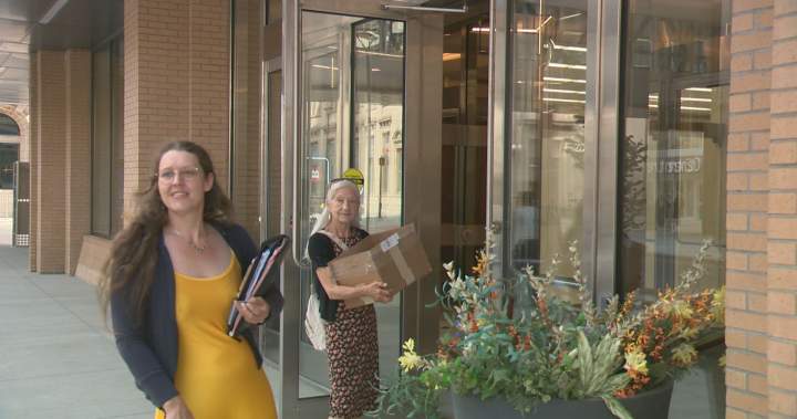 Saskatchewan Income Support recipient prepares complaint to ombudsman