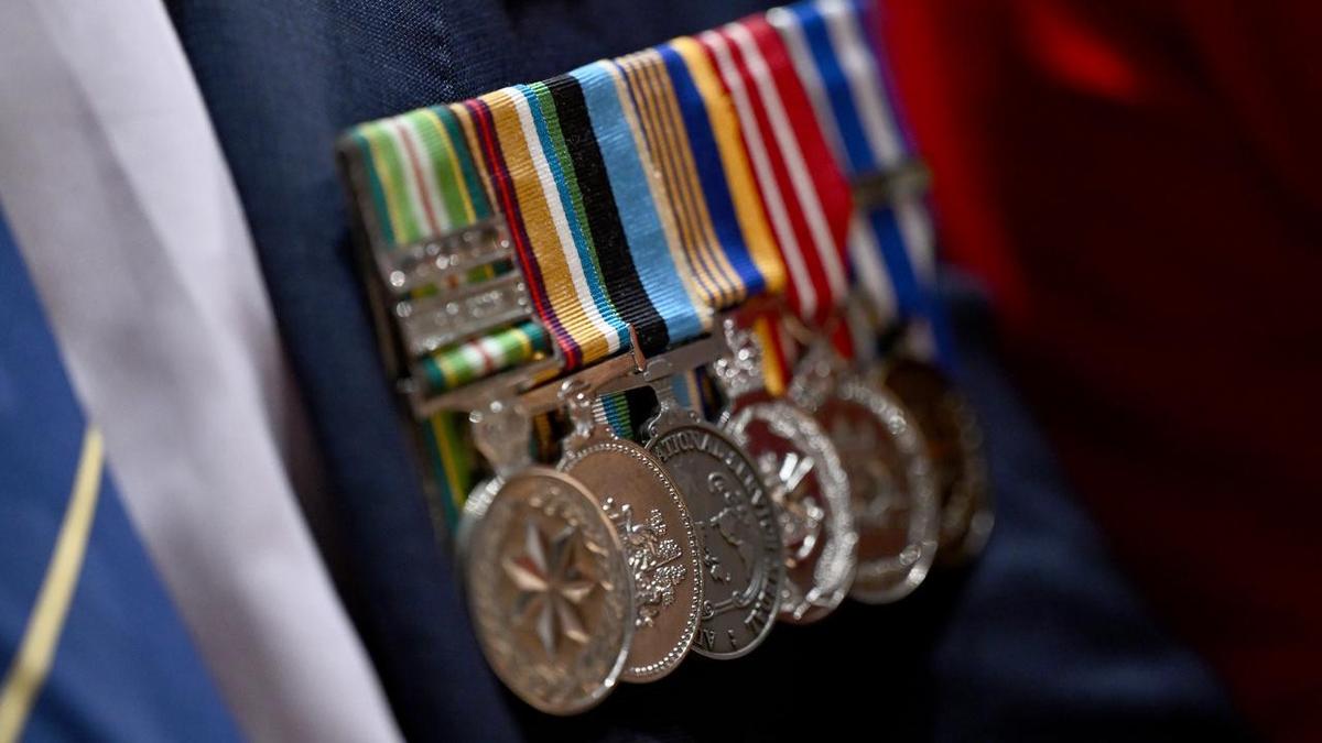 Senators aim to rip cap off veteran health care payment