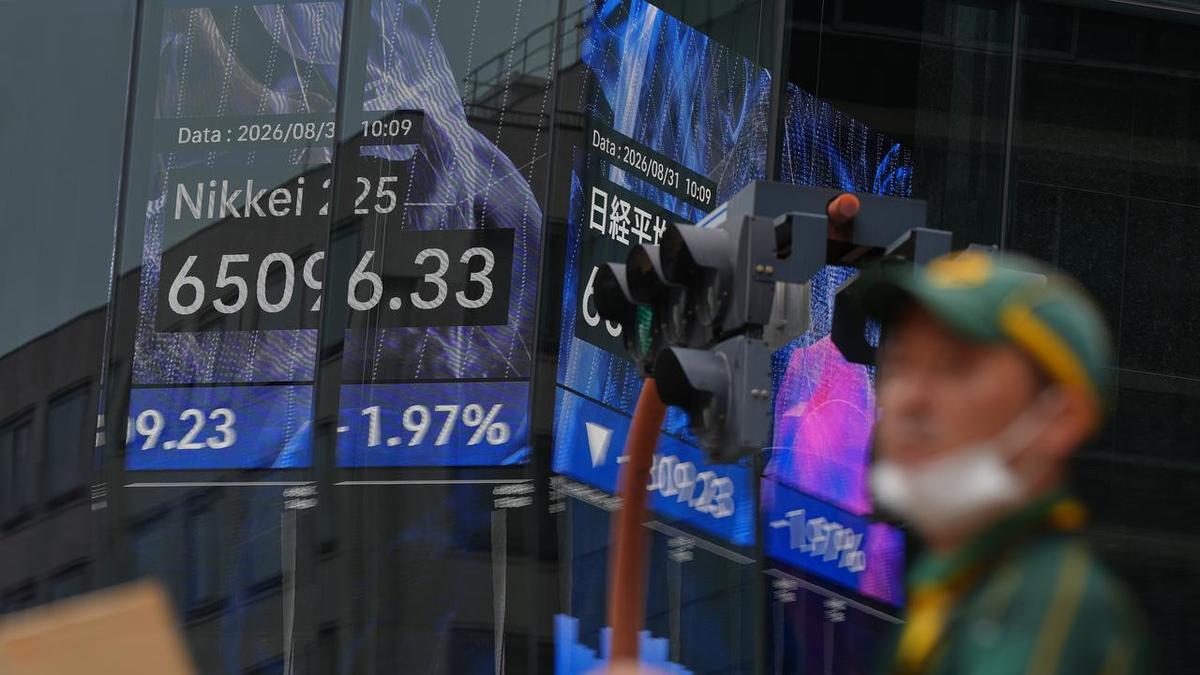 Shares rally as markets await signals for Fed rates