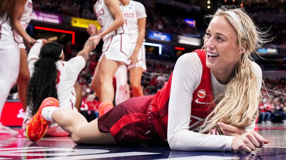Sophie Cunningham has a bikini boat day during the WNBA break, Sydney Sweeney's ad is a talker & replacing LSU