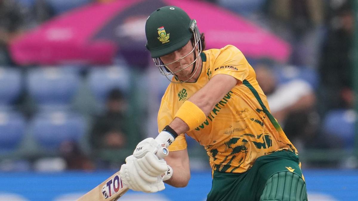 South Africa clinch Tri Series win against Zimbabwe