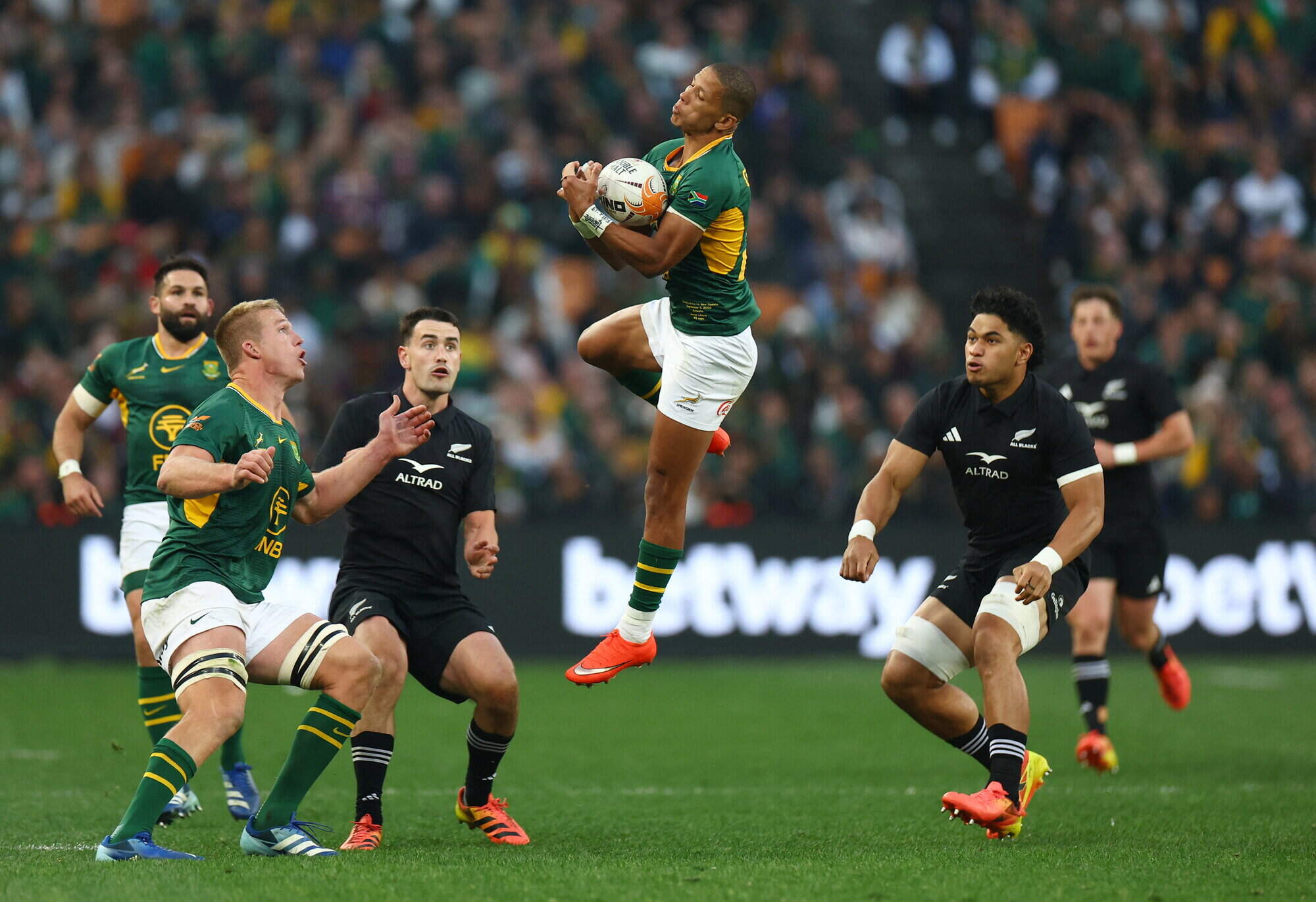 South Africa go 2-1 up in series after edging New Zealand