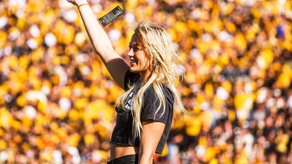 Spicy Sophie Cunningham loves our vets and football season, 380-pound high school TANK & sad Rutgers fireworks