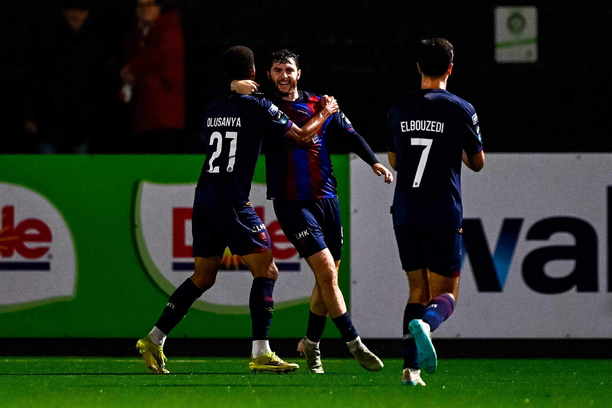 St Patrick’s Athletic move top of the table after emphatic show of strength at Dundalk