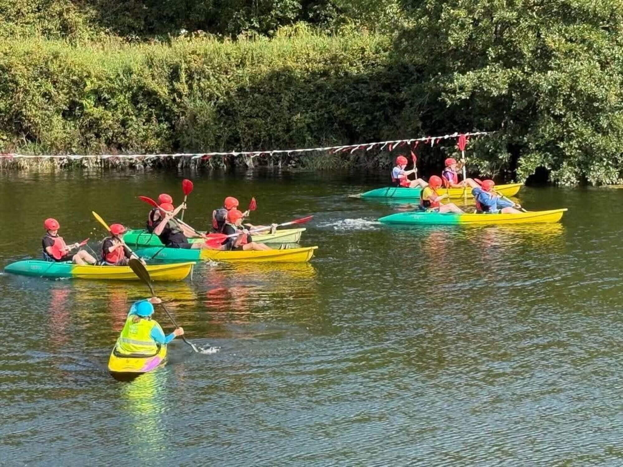 Staff at Wexford hotel raise over €7,000 for volunteer river rescue team with thrilling kayak race