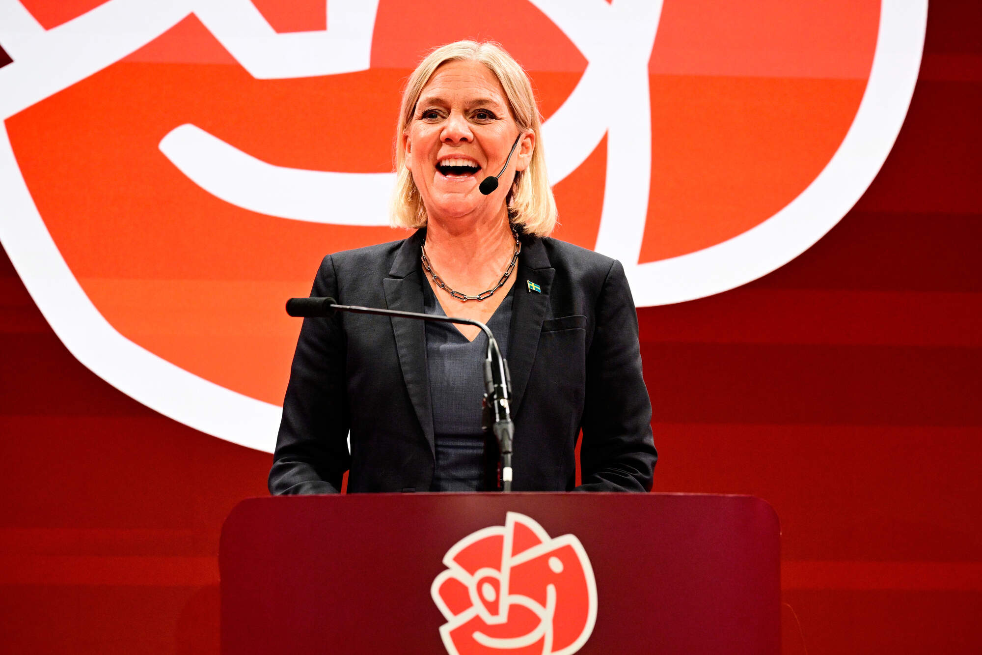 Swedish voters left in limbo for days after close election