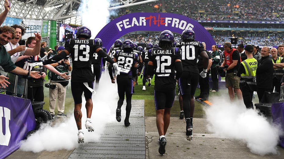 TCU does an about-face after stripping local newspaper's credentials days before football season