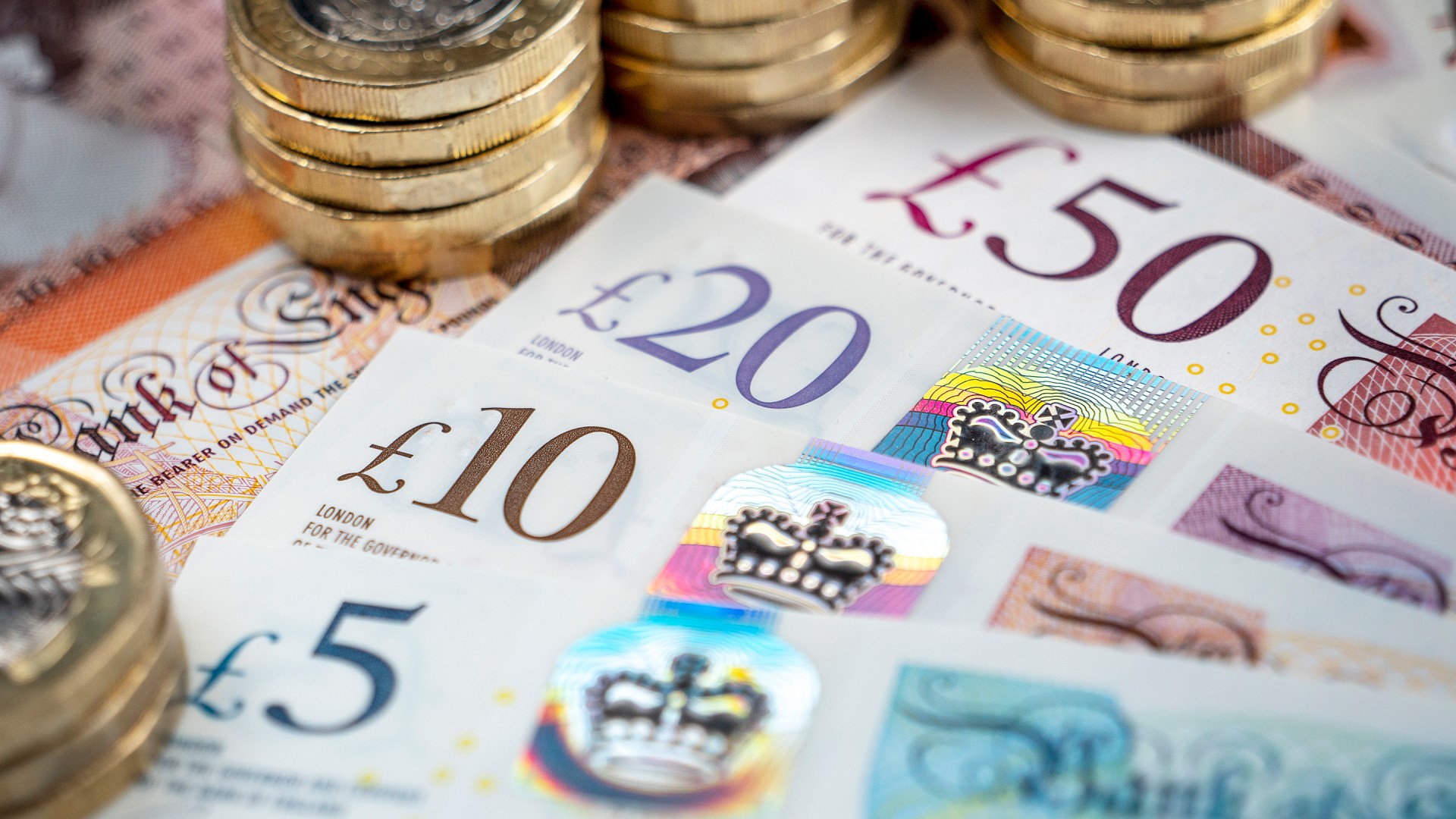The UK high street bank that could nab you a whopping £400 in FREE cash – everything YOU need to do to get it