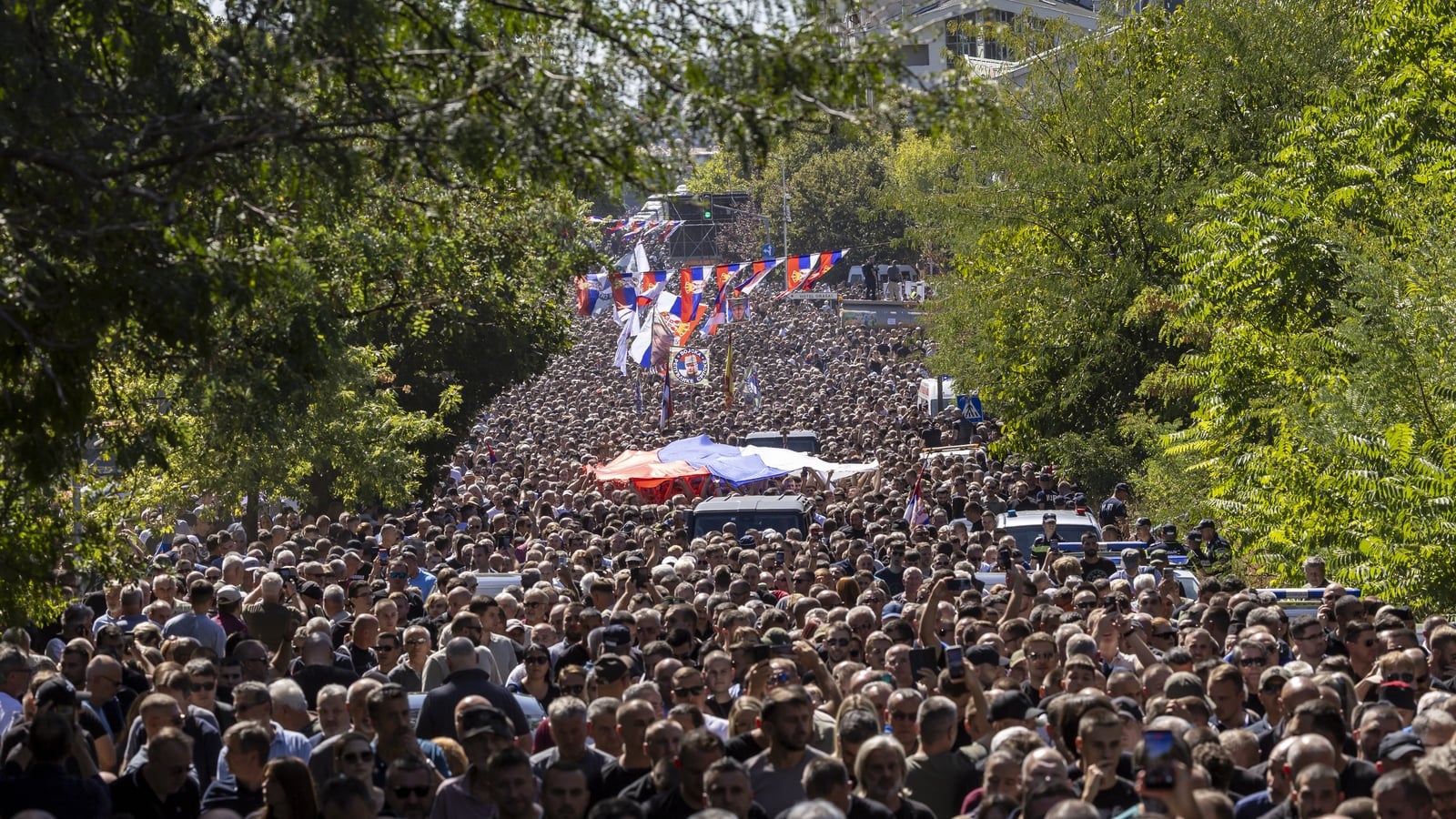 Thousands attend Bosnian Serb war criminal's funeral