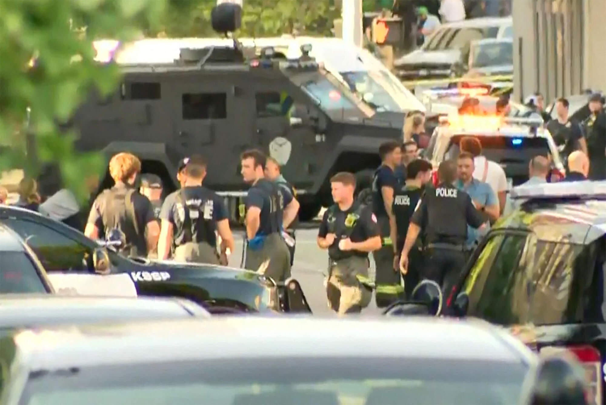 Three people dead, police officers injured after Minneapolis shooting