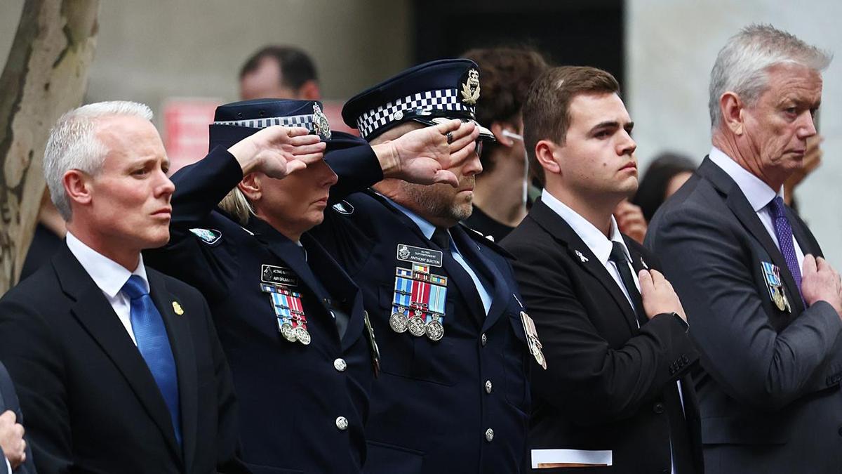 Top cop 'Golly' honoured at emotional funeral service