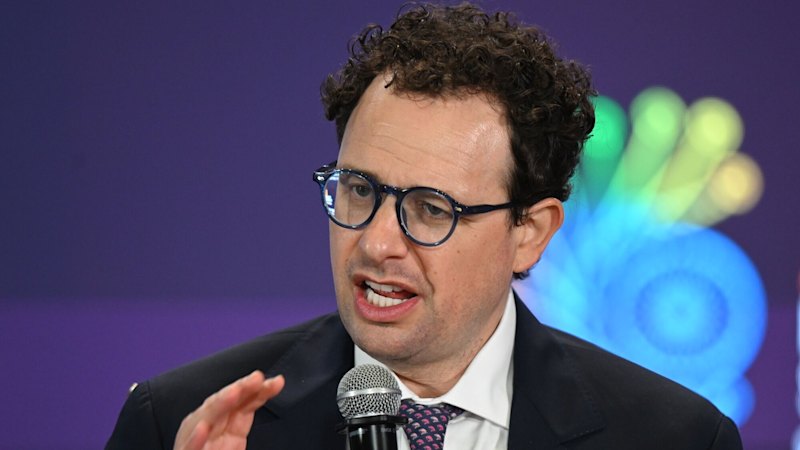 Top tech executives call for slowing of AI’s development