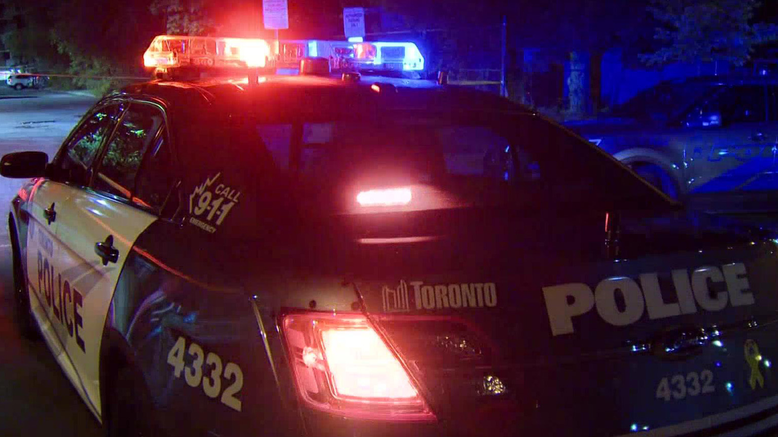 Toronto police investigate after man stabbed in northeast part of city