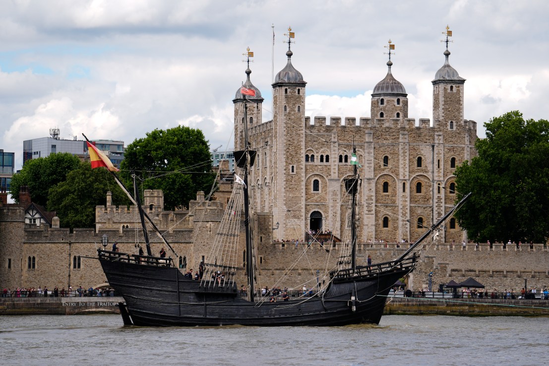 Tower of London curbs on skyscrapers ‘will cost City £1.2bn’