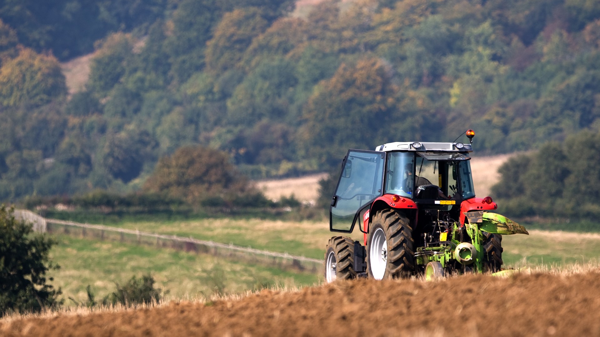 Tragedy as man in his 20s dies in single vehicle tractor crash as cops launch appeal for information