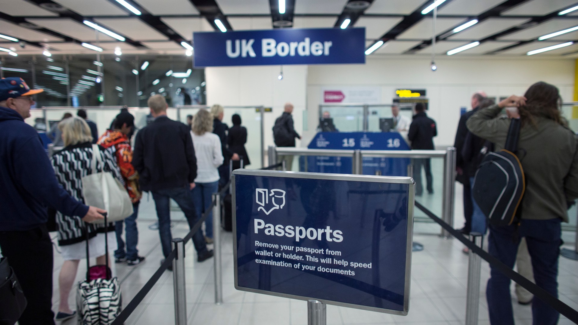 Travel warning for Brits jetting off on Europe holiday as new entry rules to be fully rolled out in days