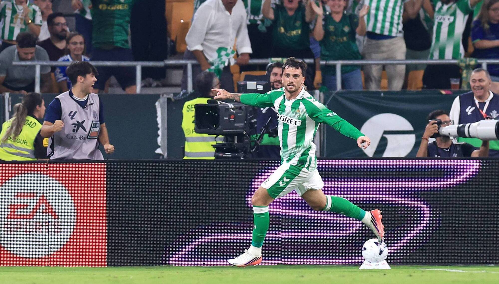 Troy Parrott scores first Real Betis goal in stunning win over Real Madrid