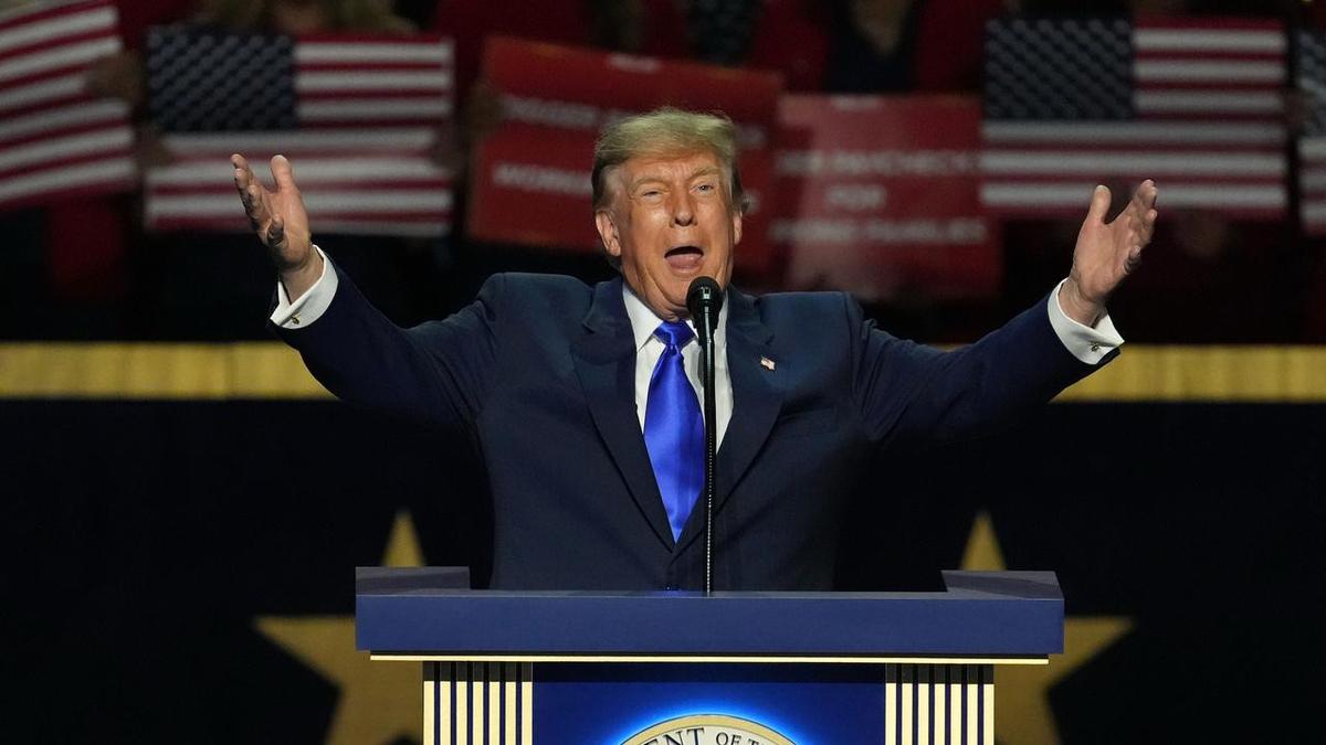 Trump makes dubious pledge to give every US adult $5000