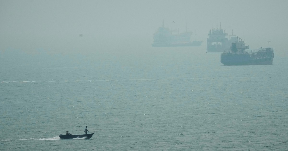 U.S. strikes Iranian tankers after more attempted attacks on Navy warship