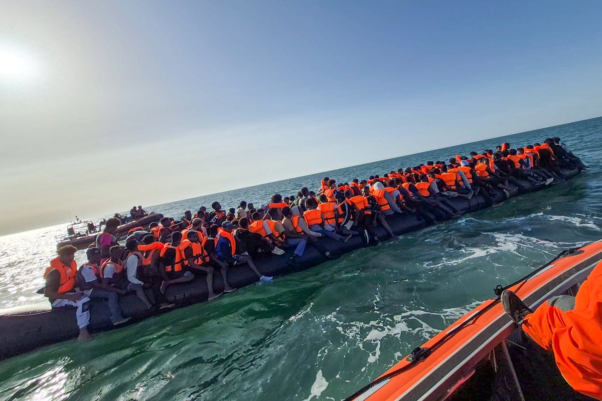 UK and France deploy new team to stop ‘mega dinghies’ crossing Channel